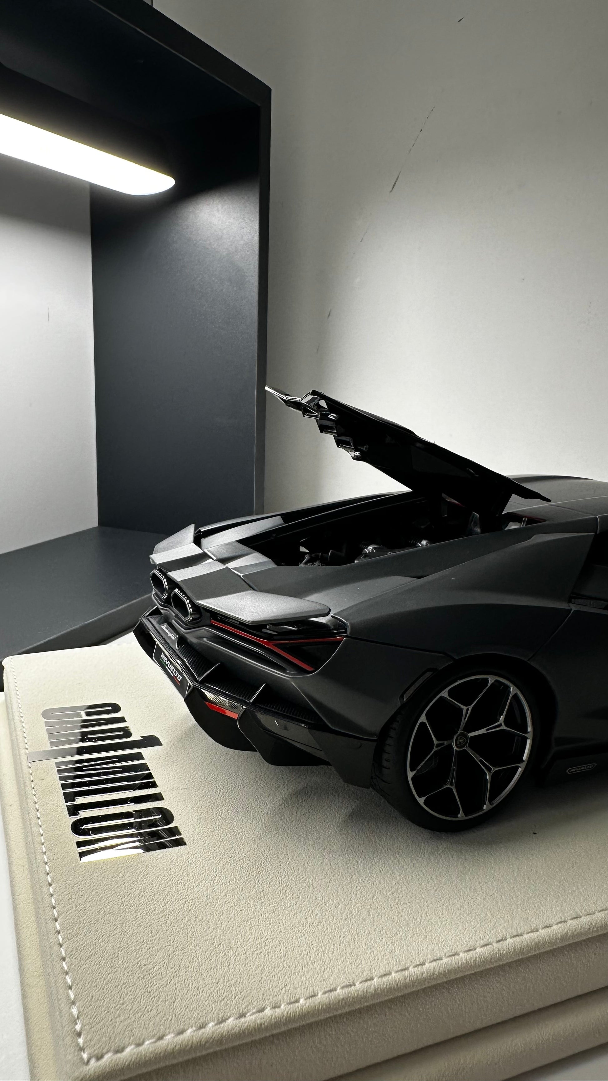 Lamborghini Revuelto