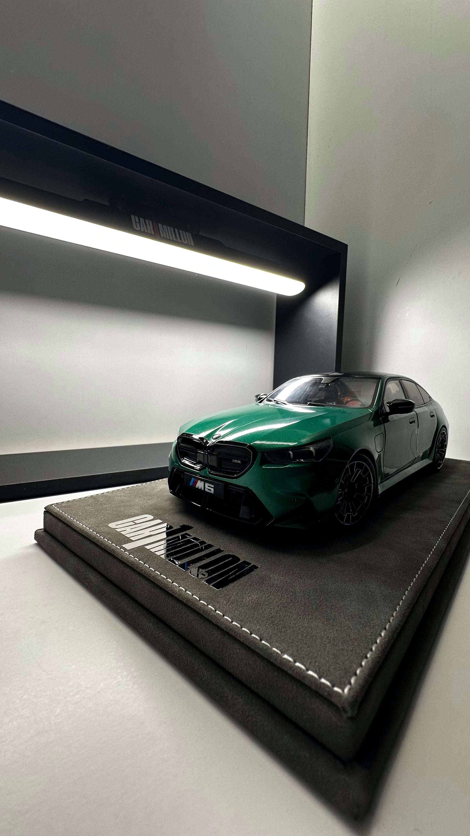 BMW M5 (G90) M 2025 Isle of Man Green Metallic