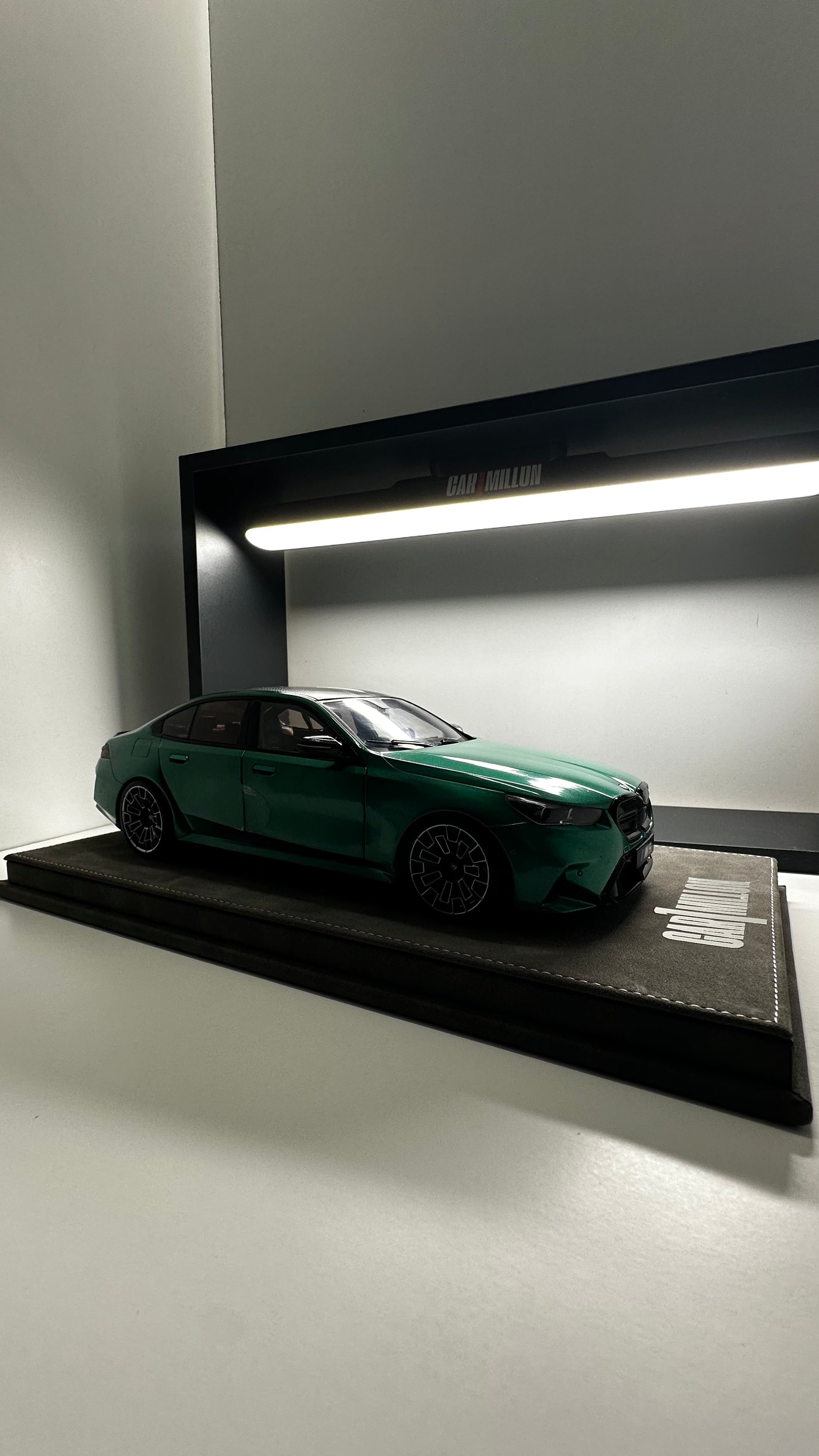 BMW M5 (G90) M 2025 Isle of Man Green Metallic