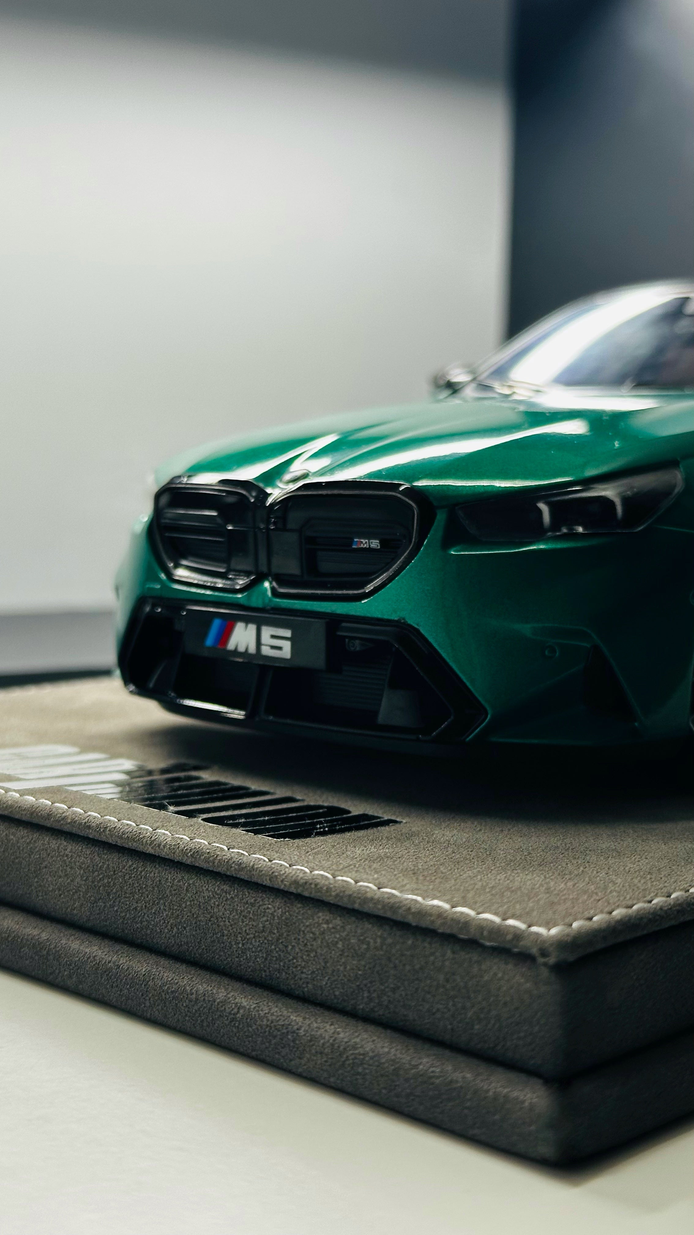 BMW M5 (G90) M 2025 Isle of Man Green Metallic