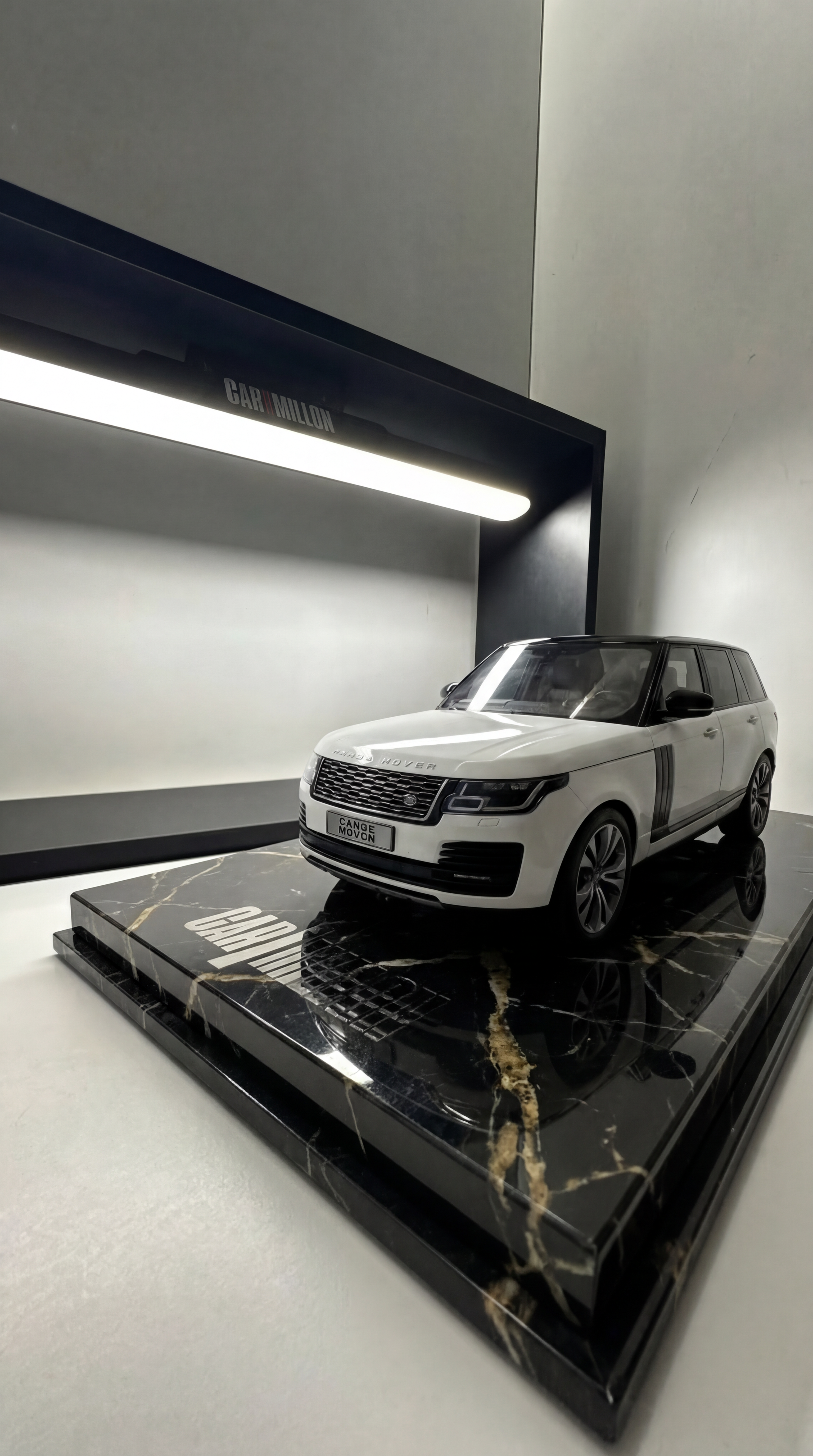 Range Rover SV
