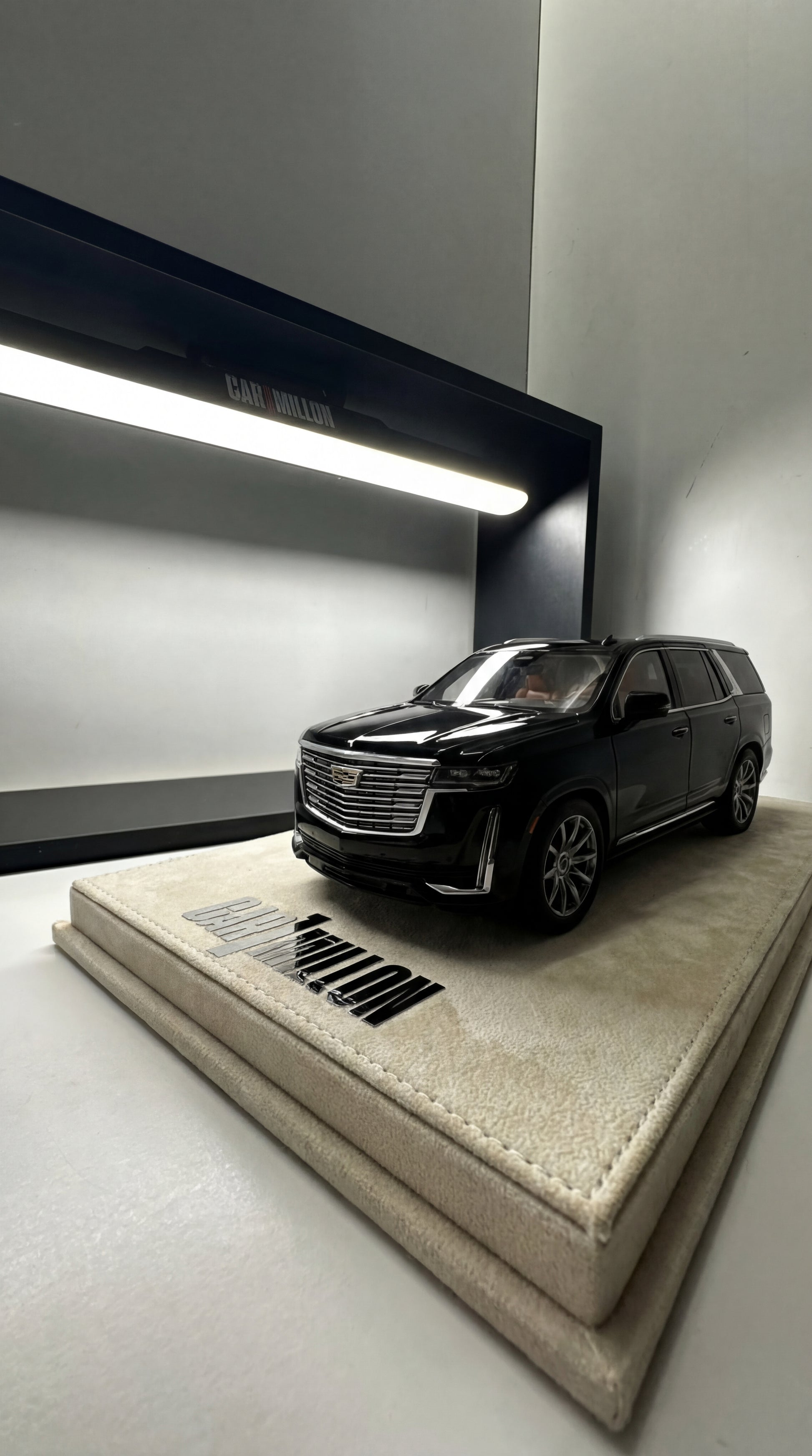 Motorhelix 2021 Cadillac Escalade  (GM T1XX)