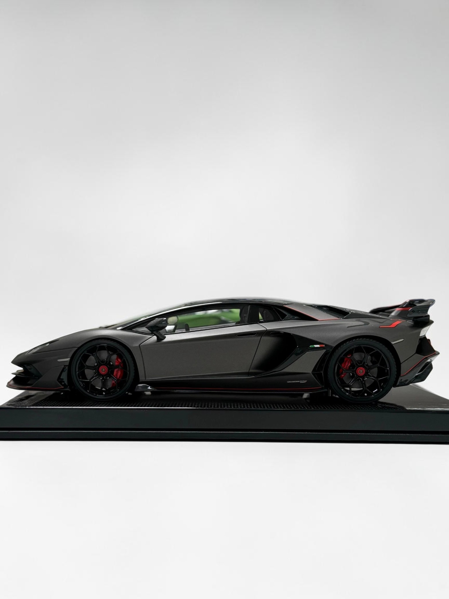 SVJ LP 770-4