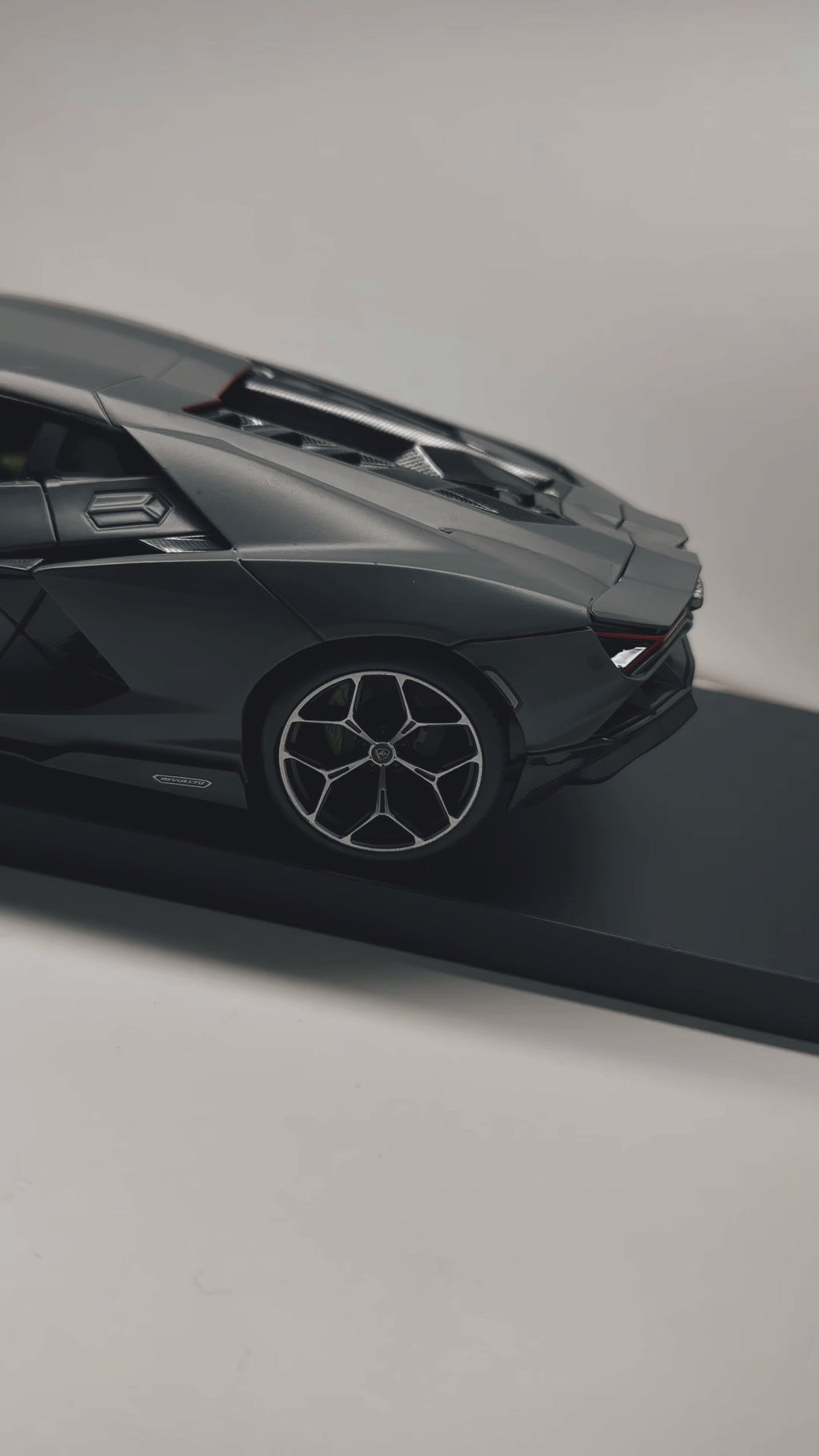 Lamborghini Revuelto